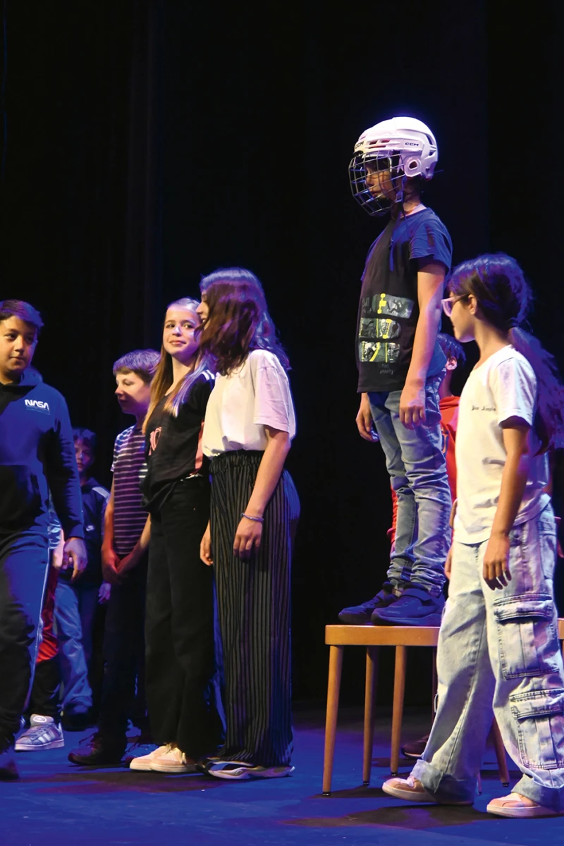 Theater hoch
